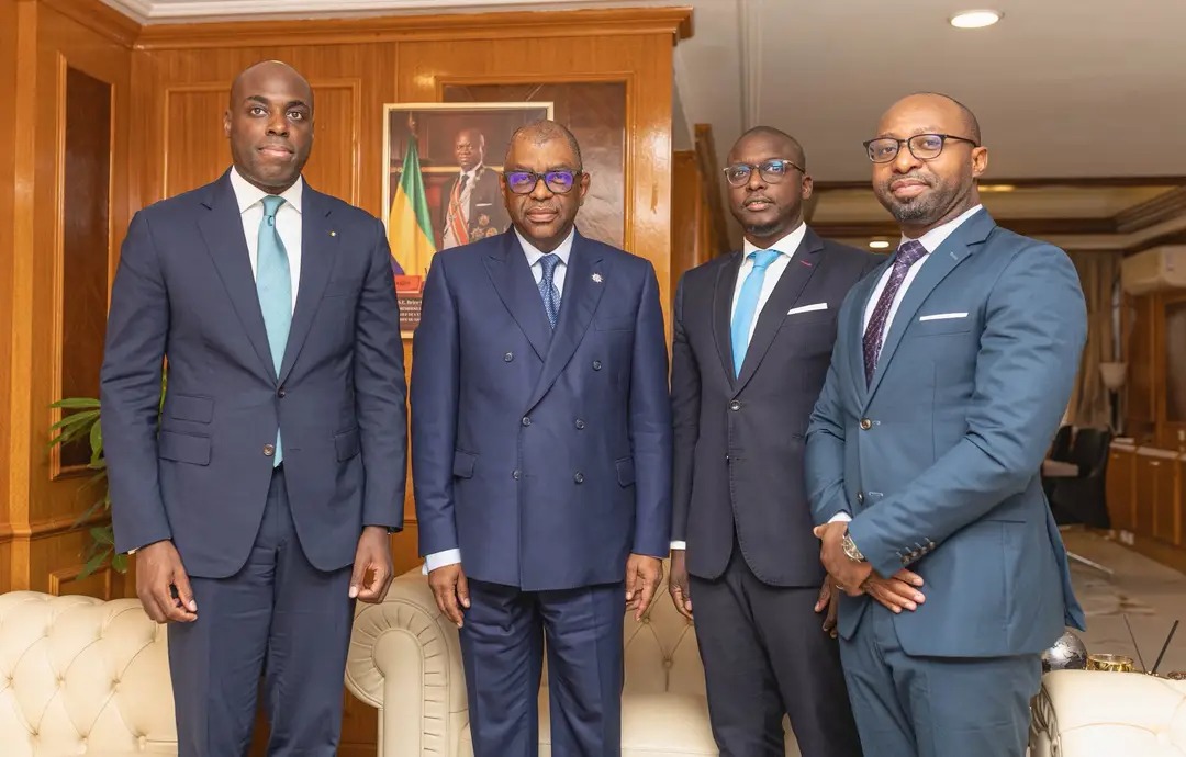 Digitalisation des services publics : le Vice-Président Alexandre Barro Chambrier reçoit la société Visa