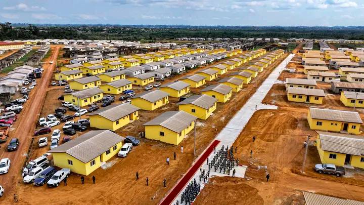 Bikélé Mvett & Bikélé Zong : l’eau et l’électricité pour bâtir des vies durables