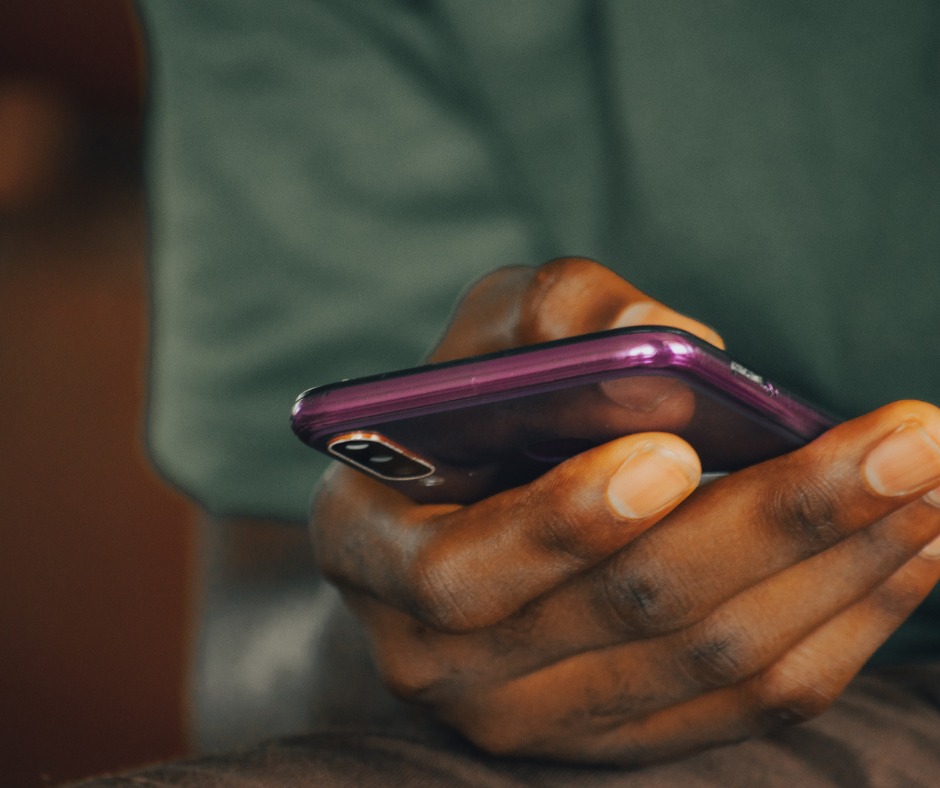 WhatsApp : quand les statuts deviennent une thérapie silencieuse