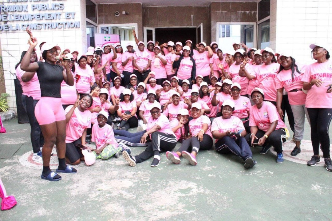 𝐎𝐂𝐓𝐎𝐁𝐑𝐄 𝐑𝐎𝐒𝐄 : 𝐌𝐎𝐁𝐈𝐋𝐈𝐒𝐀𝐓𝐈𝐎𝐍 𝐃𝐔 𝐌𝐈𝐍𝐈𝐒𝐓𝐄̀𝐑𝐄 𝐃𝐄𝐒 𝐓𝐑𝐀𝐕𝐀𝐔𝐗 𝐏𝐔𝐁𝐋𝐈𝐂𝐒 𝐏𝐎𝐔𝐑 𝐋𝐀 𝐒𝐀𝐍𝐓𝐄́ 𝐃𝐄𝐒 𝐅𝐄𝐌𝐌𝐄𝐒