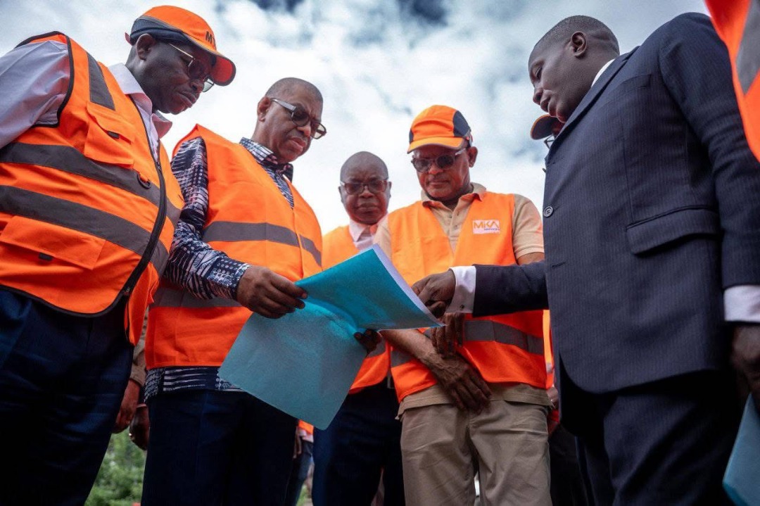 Camp De Gaulle : Alexandre Barro Chambrier sur le terrain pour accélérer la modernisation des voiries de Libreville