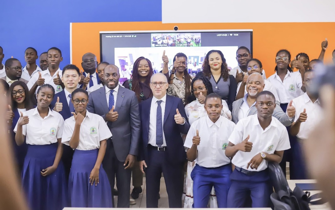 « École Connectée » : le Gabon franchit une étape majeure vers l’éducation numérique « École Connectée » : le Gabon franchit une étape majeure vers l’éducation numérique