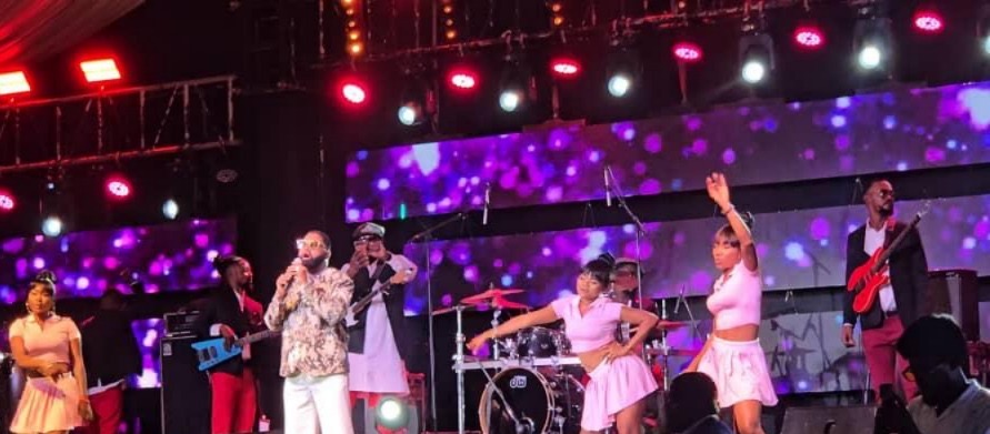 Saint-Valentin 2026 : Ferre Gola enflamme Libreville avec un concert inoubliable