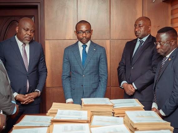 Sécurisation foncière : un pas décisif franchi avec la remise de 5 224 décisions de cession Sécurisation foncière : un pas décisif franchi avec la remise de 5 224 décisions de cession