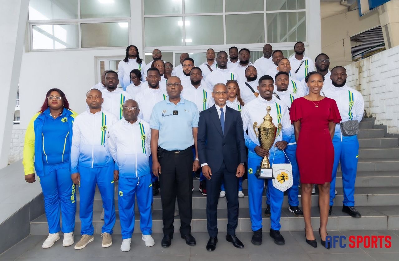 Handball : les Panthères célébrées au ministère, primes débloquées et trophée brandi Handball : les Panthères célébrées au ministère, primes débloquées et trophée brandi