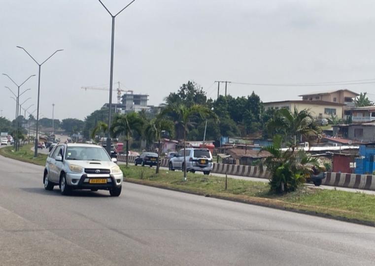 Axe Lac Bleu – Rond-Point de la Démocratie : le grand embouteillage qui étouffe Libreville