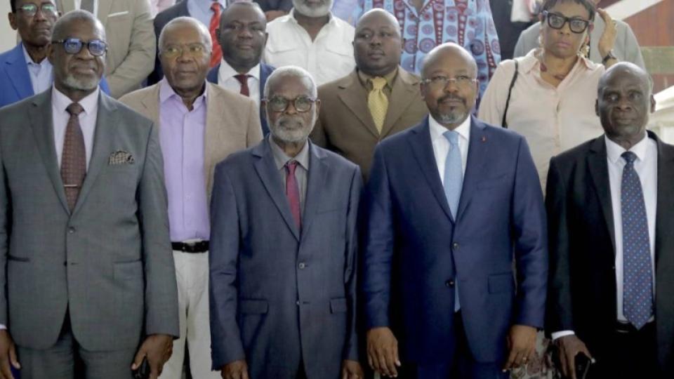 Opposition gabonaise : entre radicalité et pragmatisme, une recomposition encore introuvable Opposition gabonaise : entre radicalité et pragmatisme, une recomposition encore introuvable