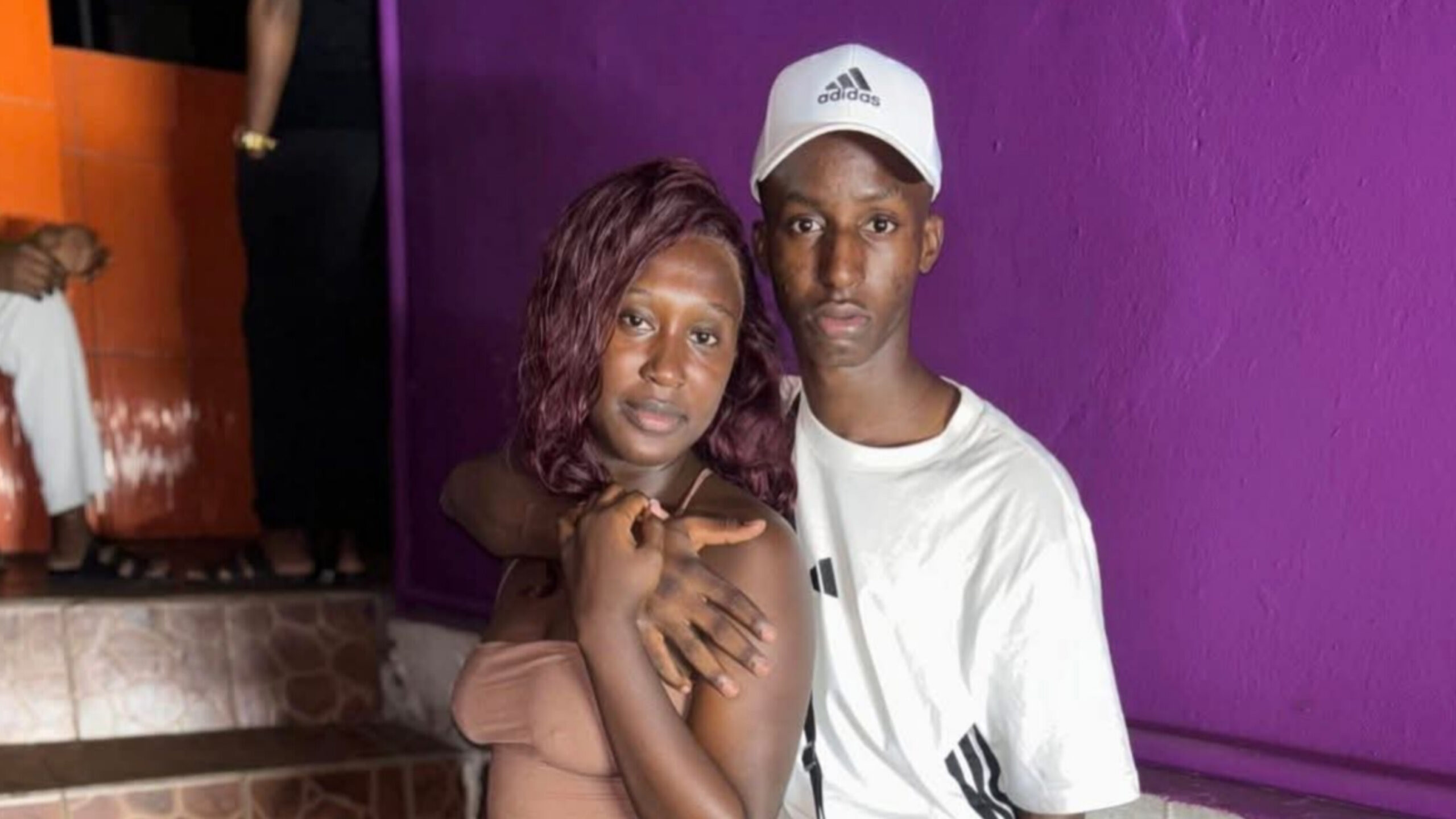 FÉMINICIDE À LIBREVILLE : UNE JEUNE MÈRE POIGNARDÉE À MORT PAR SON EX-COMPAGNON À CARREFOUR LÉON MBA