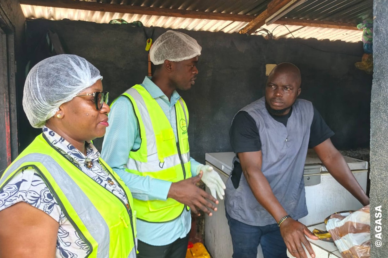 Franceville : coup de filet sanitaire dans le secteur alimentaire, plus de 600 produits impropres saisis