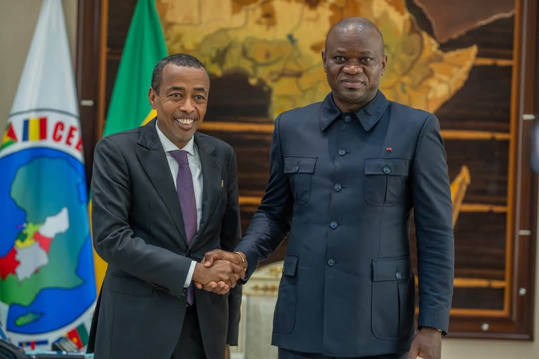 Transition politique : le modèle gabonais inspire désormais Madagascar Transition politique : le modèle gabonais inspire désormais Madagascar