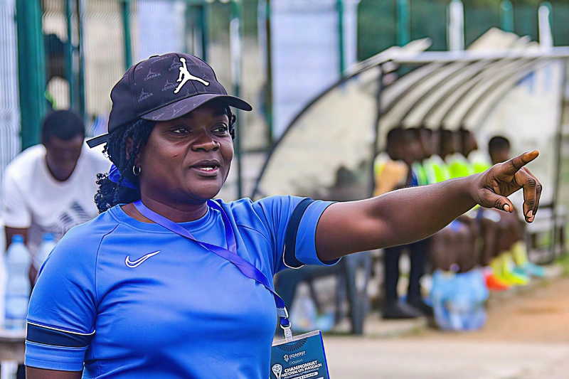 Football : Irène Mireille Batomba, seule femme sélectionneuse d&rsquo;une équipe masculine au Tournoi national U15