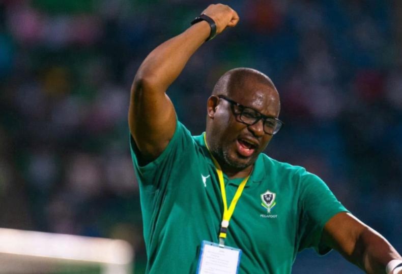 Football gabonais : le dossier Thierry Mouyouma relance le débat sur le traitement des entraîneurs nationaux