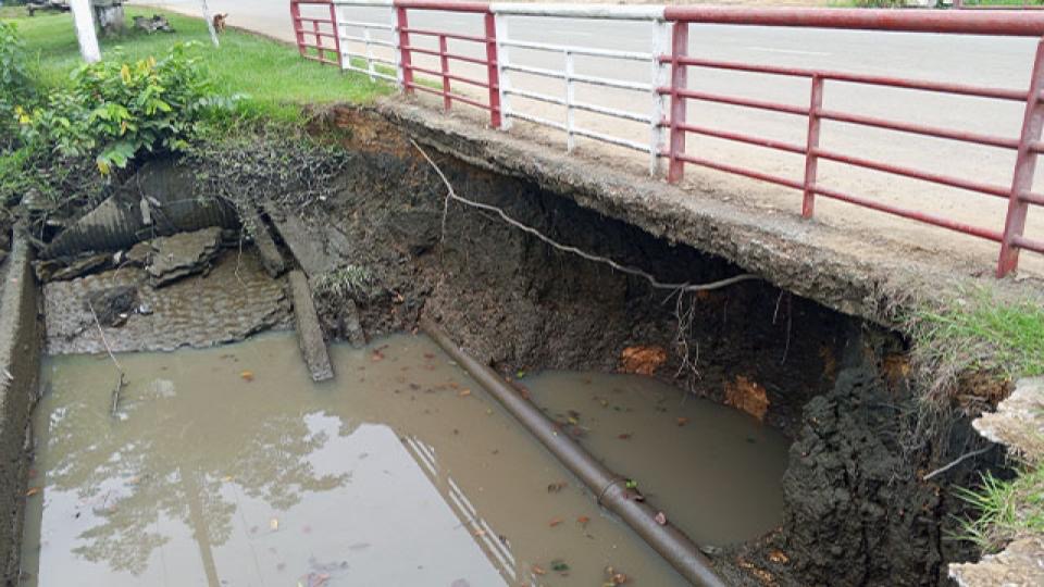 Kango : le pont Medjeingne au bord de l’effondrement, les habitants lancent un cri d’alerte
