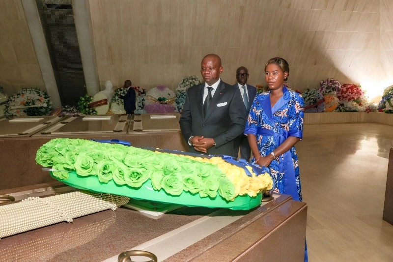 À Yamoussoukro, Oligui Nguema rend hommage à Houphouët-Boigny avant les célébrations de l’indépendance ivoirienne