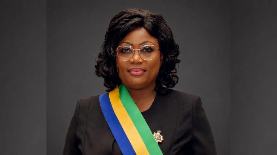 Daisy Léance Akinikoussou dit « ça suffit » face aux attaques visant la famille du président